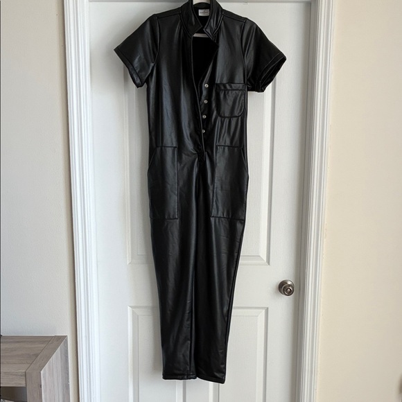 ❄️Cariño Santo Faux Leather Jumpsuit Size Small Online $95 - Picture 5 of 9